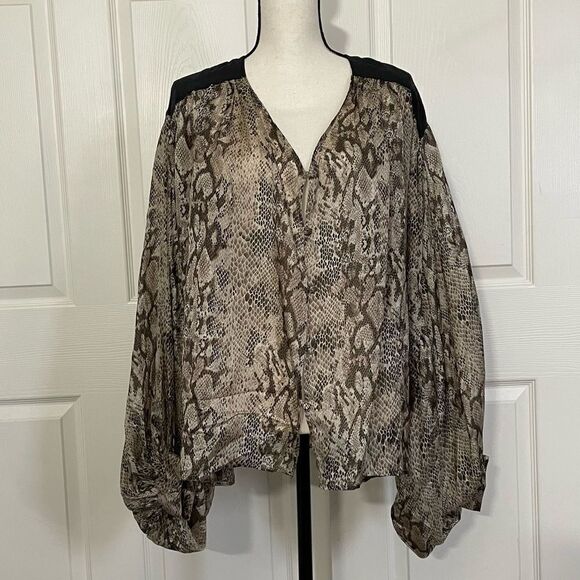Aryn K Tops - Aryn K Snake Print 100% Silk Batwing Sleeve Button Down V-Neck Blouse Top, M